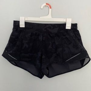 Lululemon Black Camo Shorts 2.5”